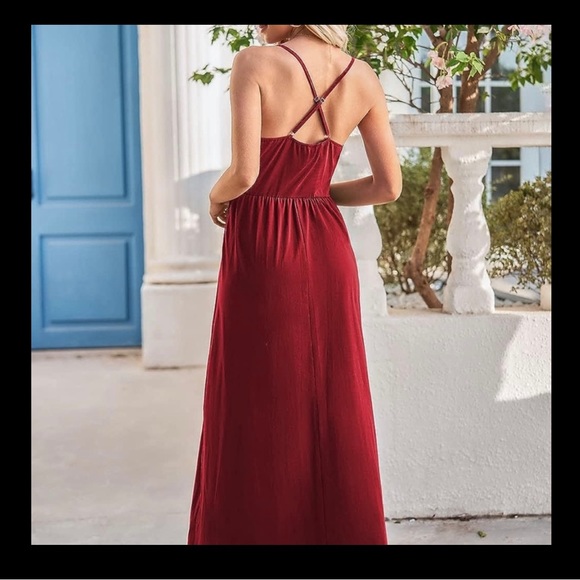 Red maxi dress with slit - Picture 2 of 6